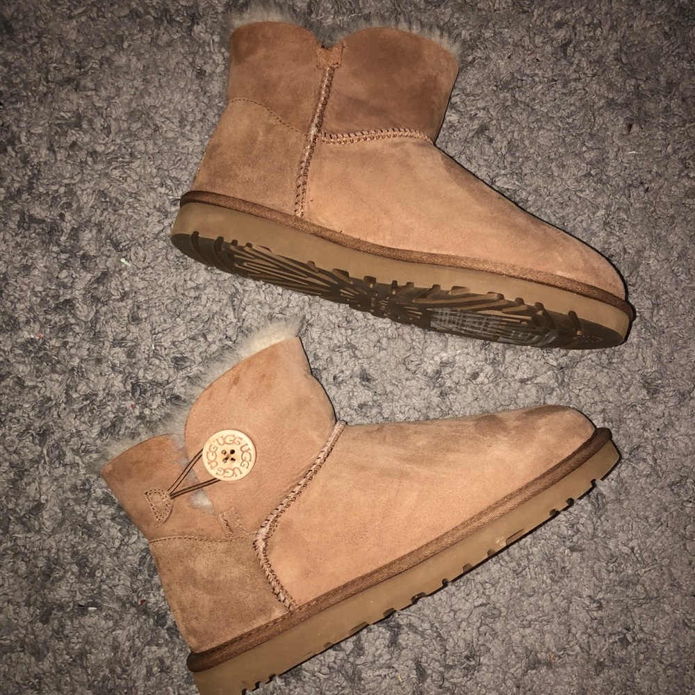 BRAND NEW UGGS